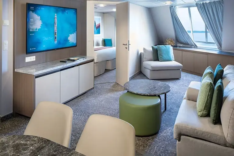 Cel Si Horizon Suite Living Room