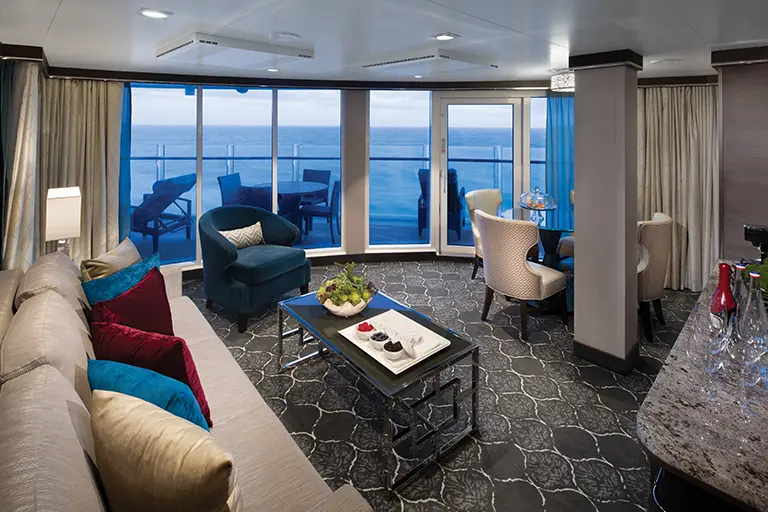 Rci Sy Aquatheatersuite Deck10 10334 Lr Cmyk