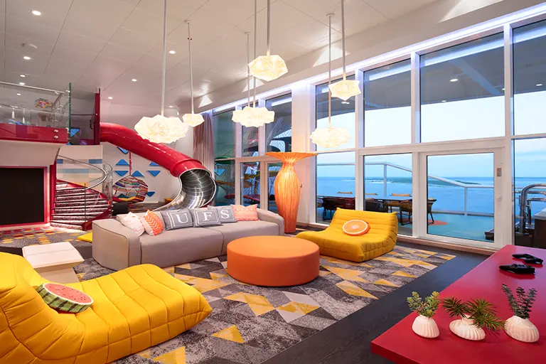 Rci Wn 022022 Pr Mverdure Ultimatefamilysuite Livingwr Lores