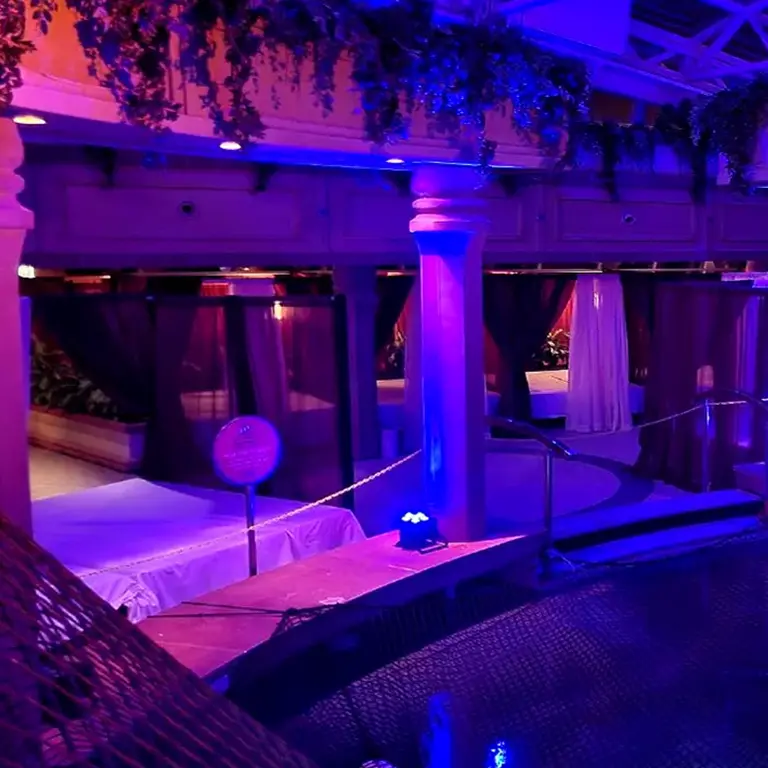 Solarium Couples Playroom