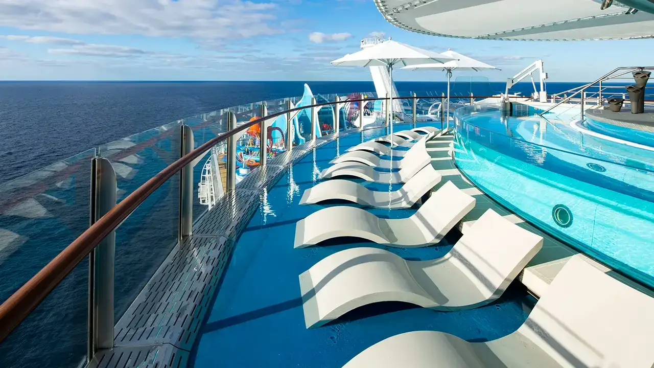 Wonder of the Seas - Plunge Pool