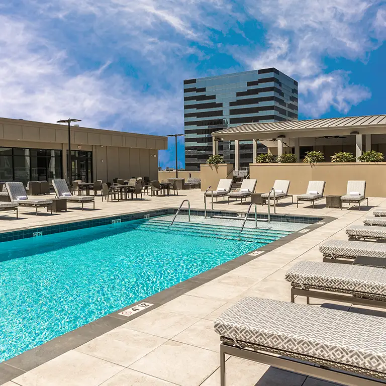 Jung Hotel Rooftop Swimming Pool