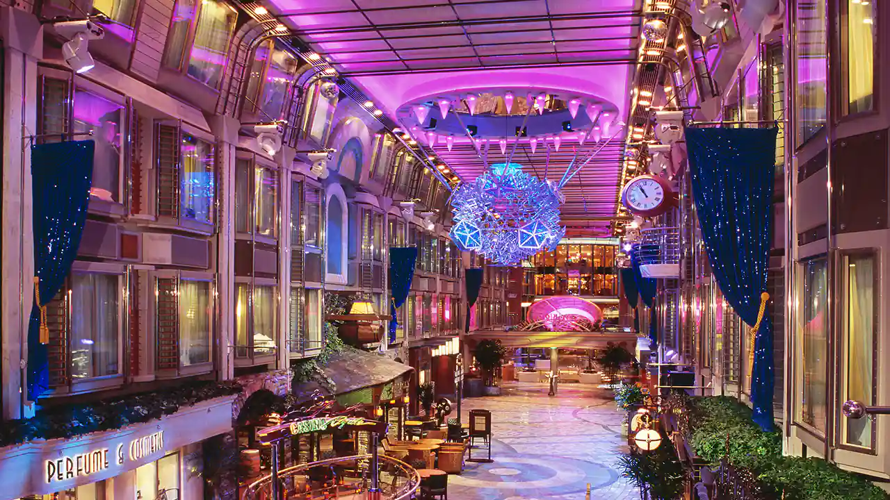 Mariner of the Seas Main Promenade