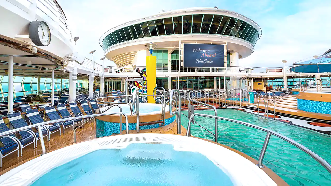 Mariner of the Seas Pool Deck